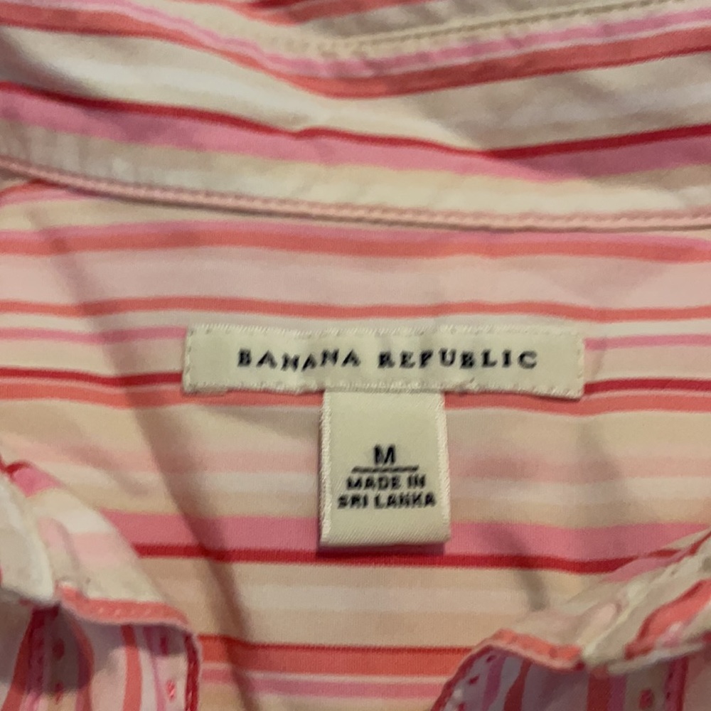 3/$18. 🌼Banana Republic pink striped button down shirt size M 💗 - Picture 4 of 7